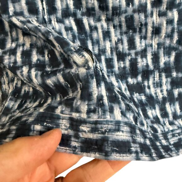 Talbots Abstract Print V-Neckline Button Front Blouse Top Women Large Blue - Picture 3 of 9